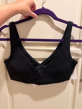SPANX Black Seamless V-Neck Swim Sports Bra